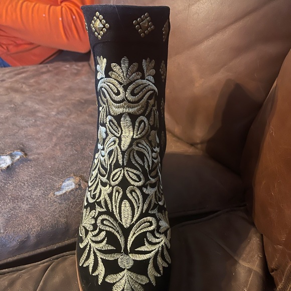 Womens Cowloco boots. These are awesome!!! - Picture 3 of 3